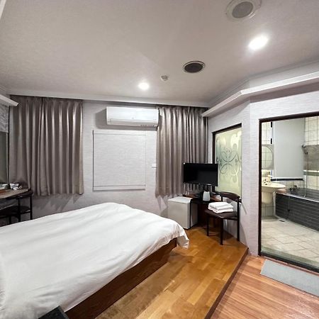 Fu Feng Hotel Jiaoxi Exterior foto